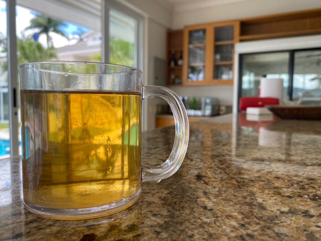 Férias de inverno em hotéis pedem canecas Krystalon: conforto, segurança e estilo para bebidas quentes.