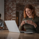 Descubra como vender pela internet e iniciar seu negócio de canecas personalizadas. Veja dicas práticas para começar hoje mesmo e conquistar clientes.